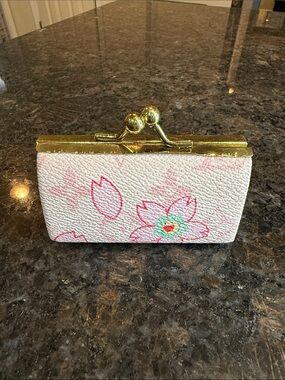 Source Unknown Floral Kiss-Lock Coin Wallet - Pink and Gold
